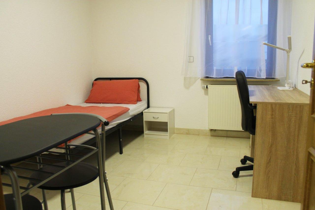 Spacious Apartment In Industrial Area Ludwigsburg Eksteriør billede